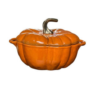 Staub Cast Iron Pumpkin Cocotte Dutch Oven 3.5-quart Made In France Orange Fall
